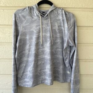 Vuori Women’s Halo Essential Hoodie Grey Camo Medium